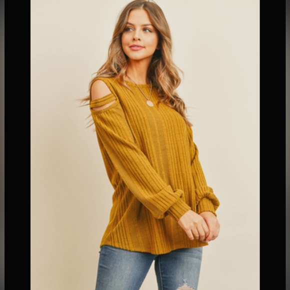 Perfect Peach Sweaters - Boutique mustard cold shoulder knit sweater sz L NEW